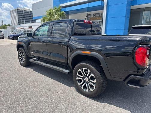 Onyx Black 2024 GMC Canyon AT4