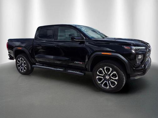 Onyx Black 2024 GMC Canyon AT4
