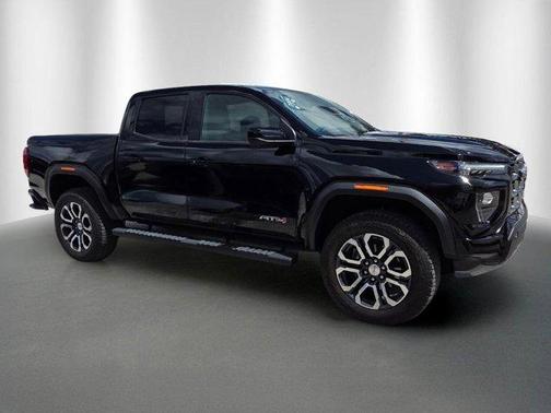 Onyx Black 2024 GMC Canyon AT4