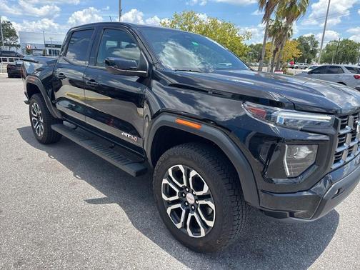 Onyx Black 2024 GMC Canyon AT4