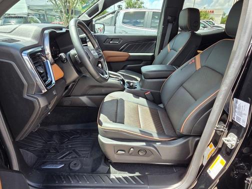 Onyx Black 2024 GMC Canyon AT4