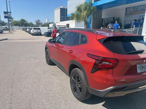 Cayenne Orange Metallic 2024 Chevrolet Trax ACTIV