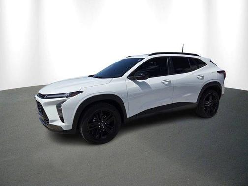 Summit White 2024 Chevrolet Trax ACTIV