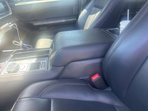 Gray 2022 Ford Expedition XLT