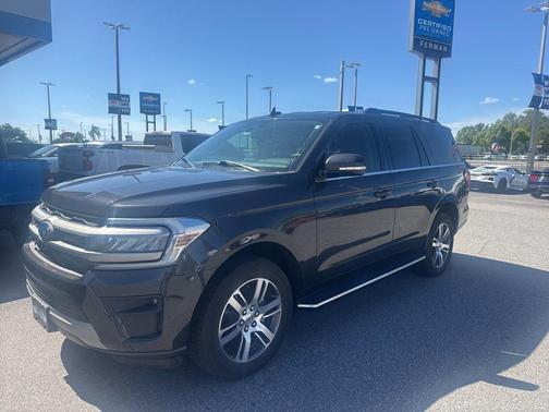 Gray 2022 Ford Expedition XLT