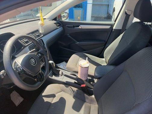 2017 Volkswagen Passat 1.8T S