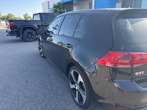 2017 Volkswagen Golf GTI S 4-Door