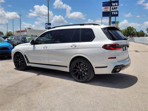 2024 BMW X7 xDrive40i