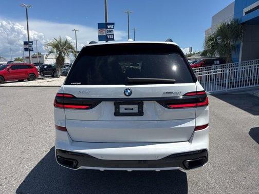2024 BMW X7 xDrive40i