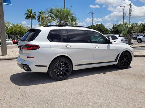 2024 BMW X7 xDrive40i