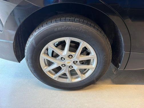 Mosaic Black Metallic 2024 Chevrolet Equinox LS