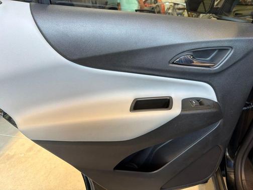 Mosaic Black Metallic 2024 Chevrolet Equinox LS
