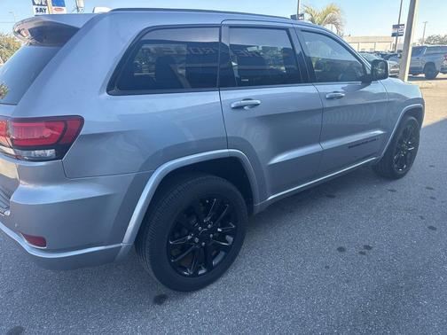 2020 Jeep Grand Cherokee Altitude