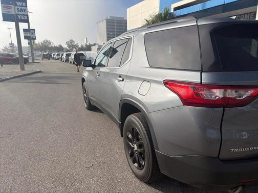 2021 Chevrolet Traverse LT Cloth