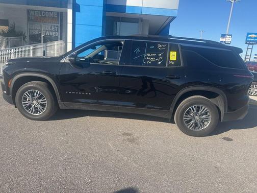 2025 Chevrolet Traverse LT