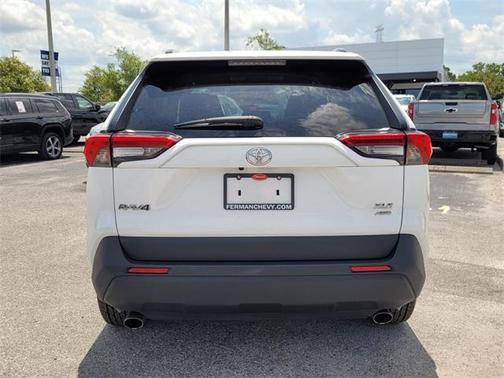 2020 Toyota RAV4 XLE