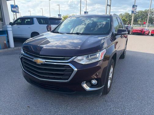 Black Currant Metallic 2019 Chevrolet Traverse LT Cloth