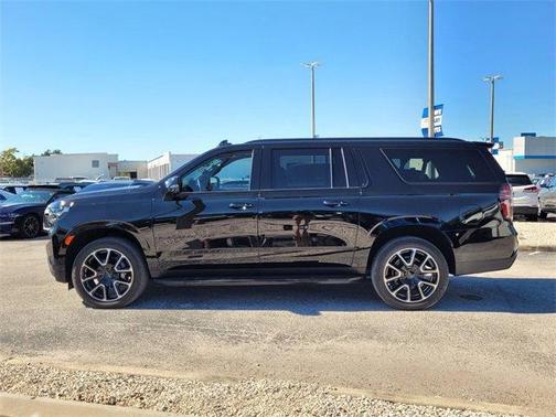 2024 Chevrolet Suburban RST