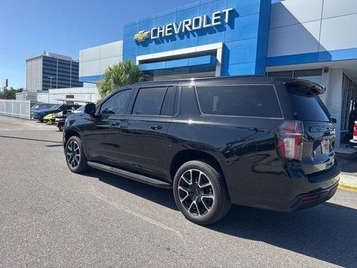 2024 Chevrolet Suburban RST