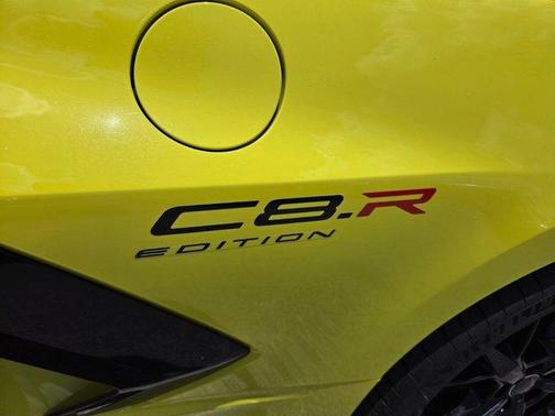 Accelerate Yellow Metallic 2022 Chevrolet Corvette Stingray w/3LT