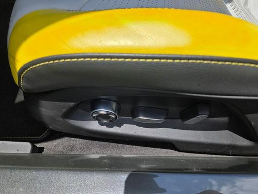 Accelerate Yellow Metallic 2022 Chevrolet Corvette Stingray w/3LT