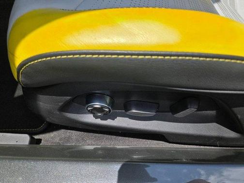 Accelerate Yellow Metallic 2022 Chevrolet Corvette Stingray w/3LT
