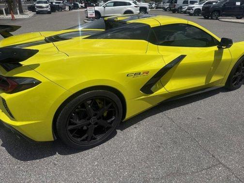 Accelerate Yellow Metallic 2022 Chevrolet Corvette Stingray w/3LT