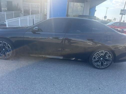 Carbon Black Metallic 2025 BMW 540 i xDrive