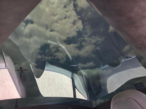 2022 Tesla Model S Base