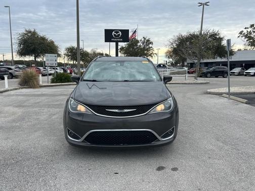 2019 Chrysler Pacifica Touring-L