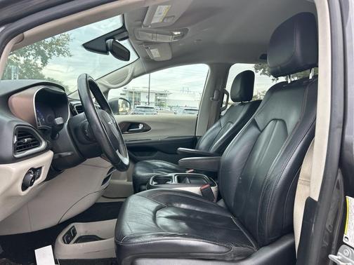 2019 Chrysler Pacifica Touring-L