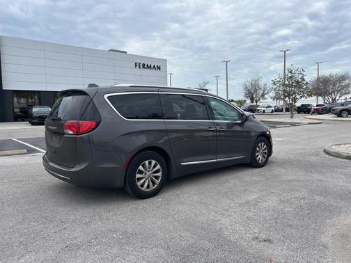 2019 Chrysler Pacifica Touring-L