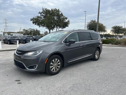 2019 Chrysler Pacifica Touring-L