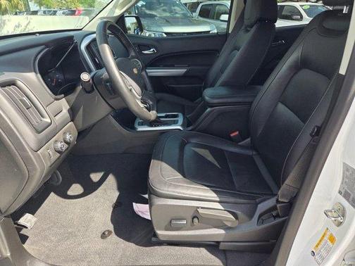 Summit White 2022 Chevrolet Colorado LT