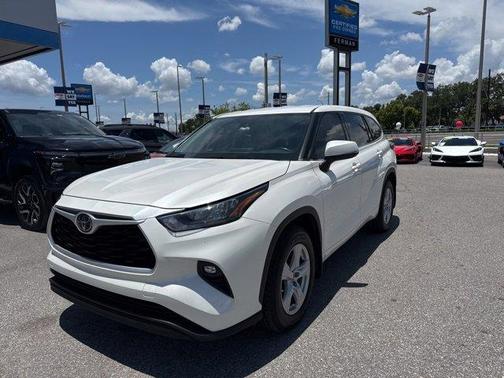 2020 Toyota Highlander LE