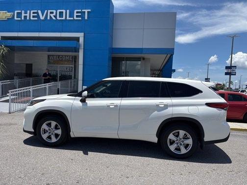 2020 Toyota Highlander LE