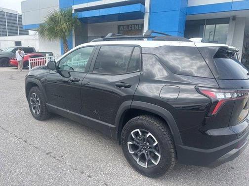 Mosaic Black Metallic 2025 Chevrolet Equinox ACTIV