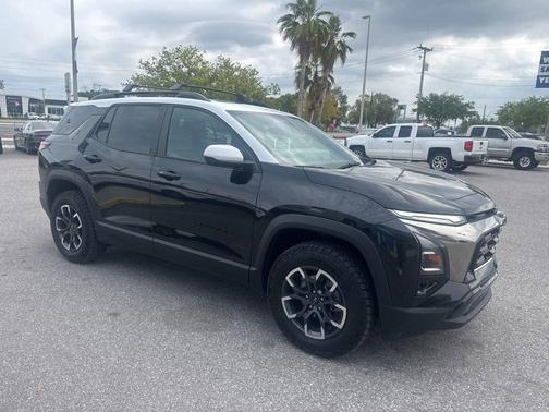 Mosaic Black Metallic 2025 Chevrolet Equinox ACTIV