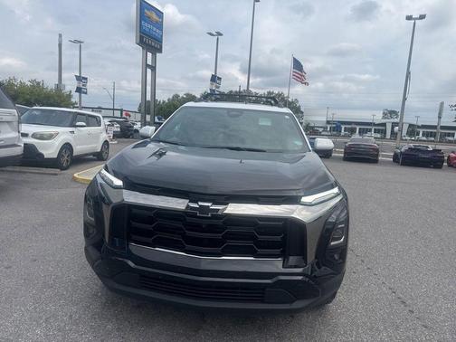 Mosaic Black Metallic 2025 Chevrolet Equinox ACTIV