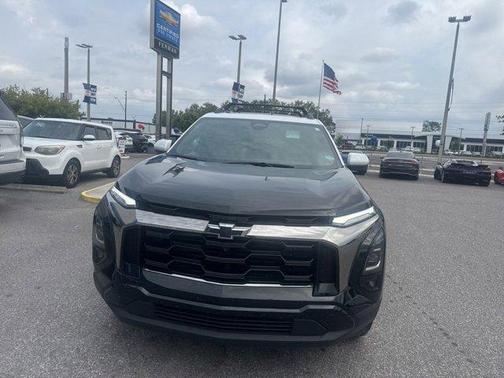 Mosaic Black Metallic 2025 Chevrolet Equinox ACTIV
