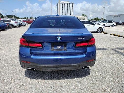 2021 BMW 530 i
