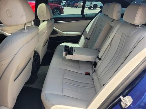 2021 BMW 530 i