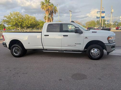 Bright White Clearcoat 2024 RAM 3500 Big Horn