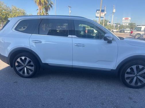 Snow White Pearl 2020 Kia Telluride S