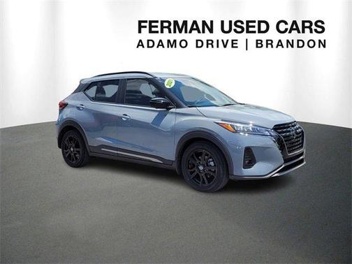 2021 Nissan Kicks SR