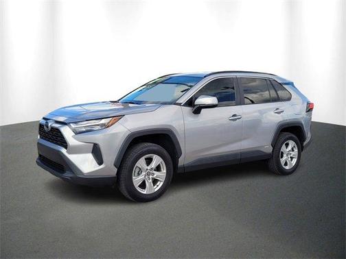 2022 Toyota RAV4 Hybrid XLE