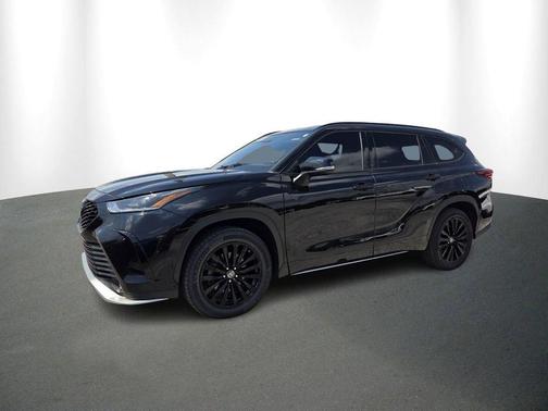 Black 2021 Toyota Highlander XSE