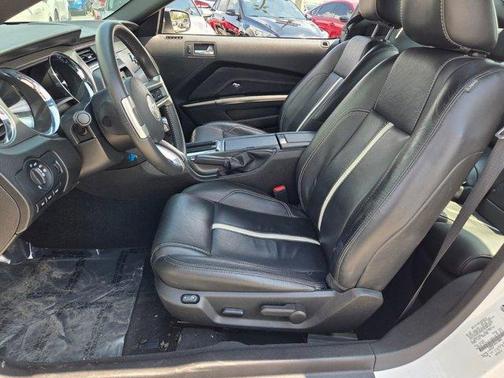 White 2010 Ford Mustang GT Premium