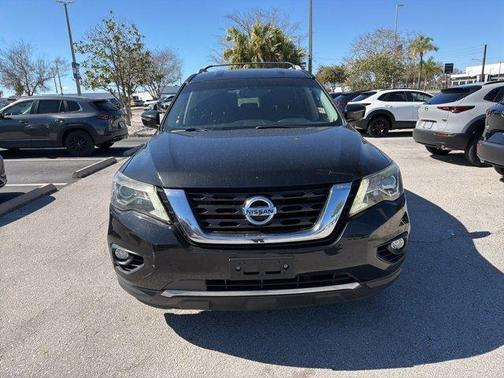 2020 Nissan Pathfinder SV