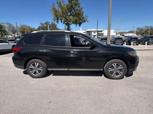 2020 Nissan Pathfinder SV